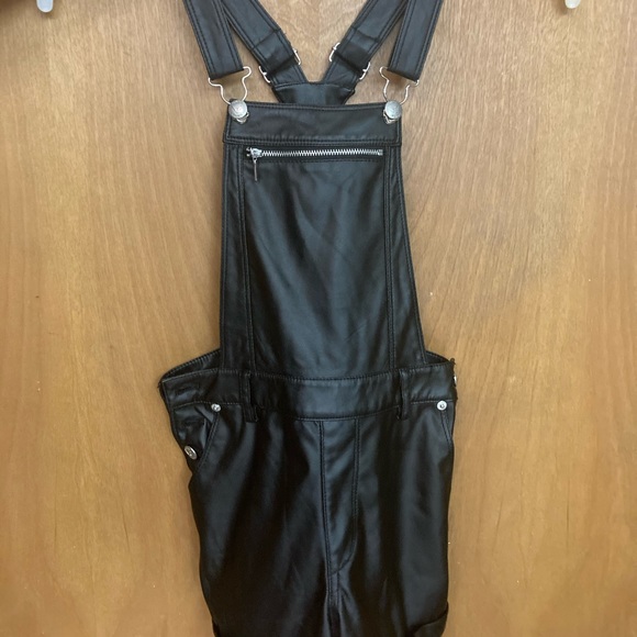 Women’s Bebe overalls black